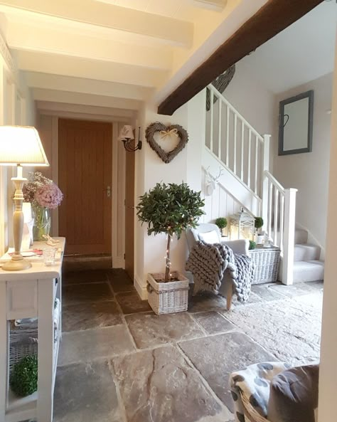 Country home .... modern country hallway Stone floor Faux bay tree Hearts Throws Country Hallway, Cottage Hallway, Stairs Diy, Garden Stairs, Converted Barn, Green Diy, Casa Country, Bathroom Diy, Country Cottage Decor