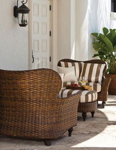 Modern Country Living, Ikea Outdoor, British Colonial Decor, Fresh Farmhouse, Rattan Outdoor Furniture, British Colonial Style, Colonial Decor, Wicker Chairs, Style Deco