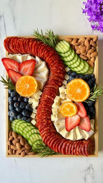 Cheese Platter Presentation, Dinosaur Birthday Party Food, Truffle Cheese, Harvest Bread, Gourmet Appetizers, Charcuterie Board Ideas, Colorful Food, Vegetable Platter, Party Food Buffet