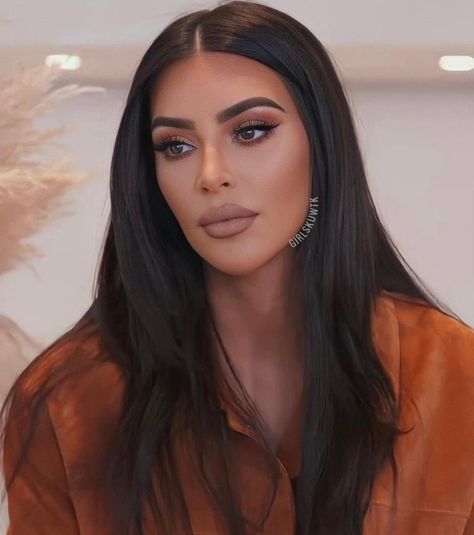 Kim K Makeup Looks, Kardashian Makeup Looks, Kim Kardashian Wedding Hair, Kardashian Aesthetic, Kim Kardashian Makeup Looks, Kim K Makeup, Baddie Glam, Kim Kardashian Makeup Tutorial, Skincare Favorites