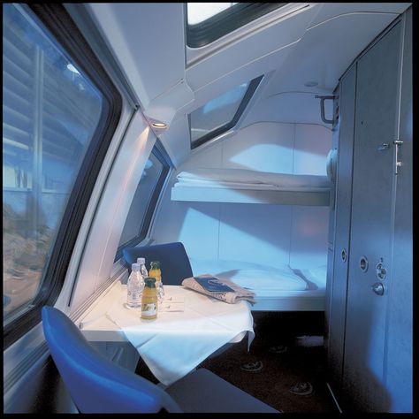 Luxury Sleeper Train, Sleeper Train Europe, Train Sleeper Car, Minecraft Train, Train Interior, Sleeper Train, Travel Night, Train Trips, Train Design