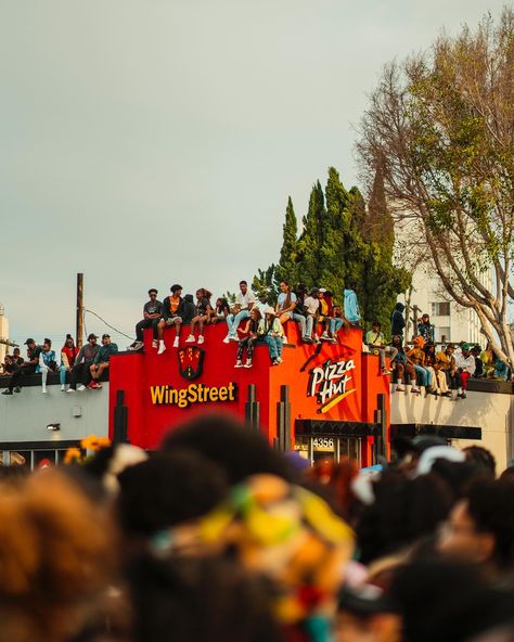 Juneteenth in Leimert Park - Los Angeles, CA 2023 photo by @zaymonae #juneteenth #losangeles #culture Leimert Park, Los Angeles Parks, Public Space Design, 2023 Photo, Pizza Hut, Public Space, Space Design, Mood Board, Angeles