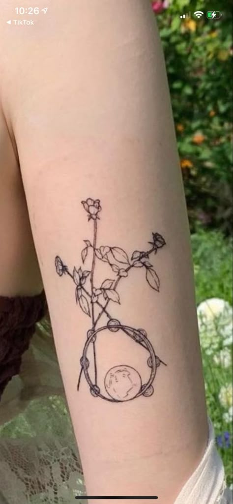 Tattoo Ideas Fleetwood Mac, Stevie Nicks Tambourine Tattoo, Garden Song Tattoo, Stevie Nicks Inspired Tattoos, Fleetwood Mac Inspired Tattoo, Stevie Nicks Tattoo Ideas, Classic Rock Tattoos, Gvf Tattoo, Stevie Nicks Tattoo