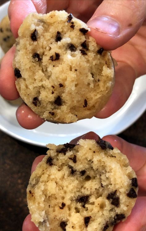 Love chocolate chip cookies and muffins? Try these Instant Pot Chocolate Chip Muffin Bites. They are a delightful snack or dessert that is perfectly poppable. A creative way to use your Instant Pot egg bites mold. Instant Pot Cookies, Instant Pot Muffins In Egg Mold, Instant Pot Muffins, Instapot Muffins, Instant Pot Cake Recipe, Instant Pot Egg Bites, Muffin Bites, Mold Recipes, Chocolate Chip Muffin