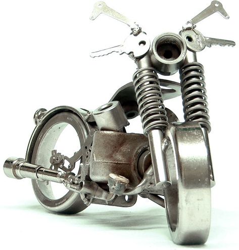 Mini Motorcycle by Emerson Bianchin made from scrap such as keys and bolts. Fabrikasi Logam, Motor Mobil, Metal Tree Wall Art, Junk Art, Metal Art Welded, Metal Art Diy, Metal Art Sculpture, Metal Tree, Metal Projects