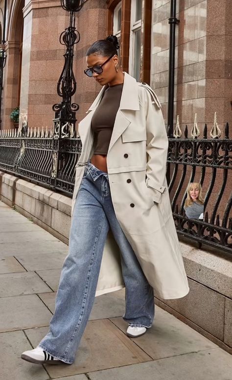 Trent Coat, Trench Outfit, Faux Leather Trench Coat, Trench Coat Fall, Samba Outfit, Street Style Fall Outfits, Trench Coat Outfit, Beige Trench Coat, Trench Coat Style