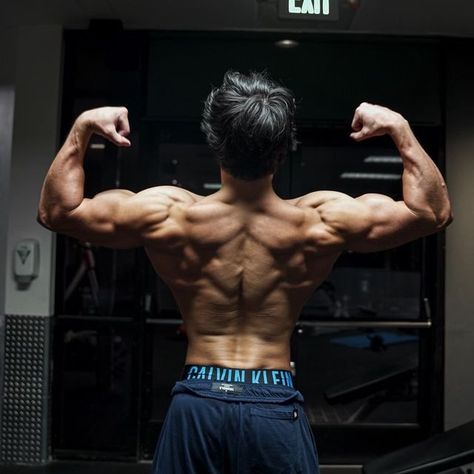 Gabe Deutsche Gym, Gym Guy Aesthetic, Fitness Youtubers, Gym Poses, Bodybuilding Pictures, Dream Physique, Gym Boy, Gym Goals, Bodybuilding Workout Plan