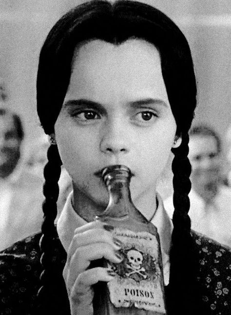 Addams Family Values, Wednesday Adams, Adams Family, Christina Ricci, The Addams Family, Addams Family, Halloween Activities, Film Serie, Tim Burton