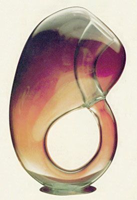 The Klein Bottle, first conceived of in 1882 by German mathematician Felix Klein. Klein Bottle, Astronomy Science, Magic Aesthetic, Math Art, Futuristic Architecture, Weird And Wonderful, Bottle Art, Bottle Design, Glass Sculpture