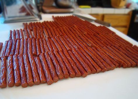 Snack Stick Recipe, Curing Meat, Making Sausage, Meat Curing, Pepperoni Sticks, Meat Sticks, Homemade Sausage Recipes, Deer Recipes, Dehydrated Foods