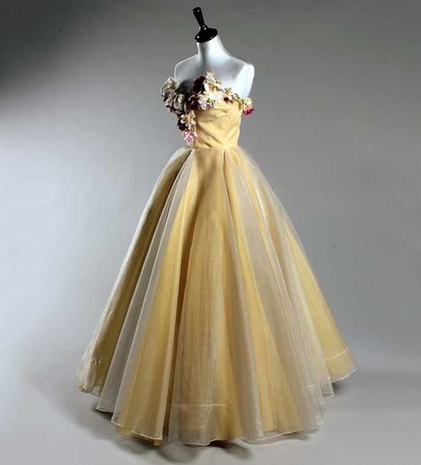 In Pretty Finery on Instagram: “1953, France • Ball gown by Madame Grès • Chiffon, organza, taffeta, horsehair; silk blossom and roses • Kerry Taylor Auctions 💛 #1953…” Ballgown Dress, Gown Costume, Madame Gres, 1950’s Fashion, Flowers Fabric, Chiffon Flowers, Fabric Textile, Vintage Couture, Dress Gown