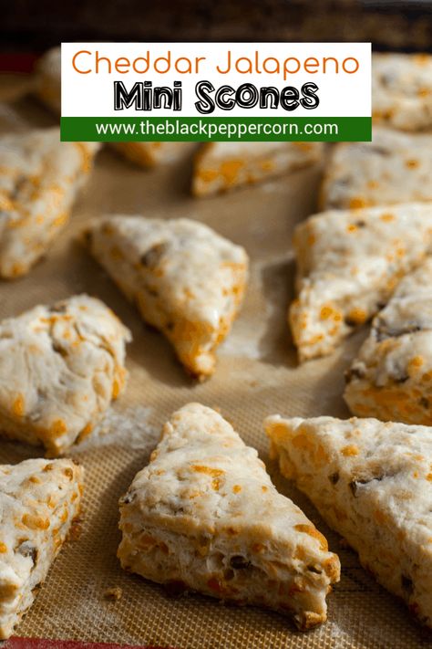 Mini Scones Recipe, Jalapeno Scones, Mini Scones, Pickled Jalapeño, Scones Recipe Easy, Jalapeno Recipes, Scones Ingredients, Savory Scones, Bacon Jam