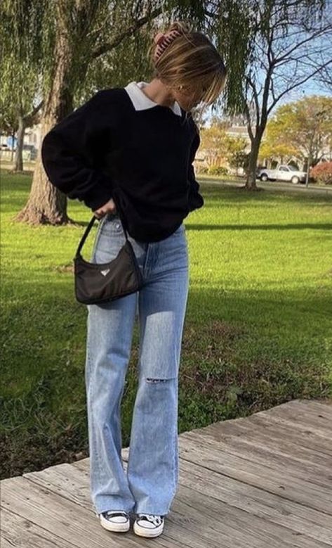 Bell Jeans Outfit, Bottom Pants Outfit, Jeans Outfit Aesthetic, Bell Bottom Pants Outfit, Bell Bottom Jeans Outfit, Bell Jeans, Bottom Jeans, Hacks Clothes, Bell Bottom Pants