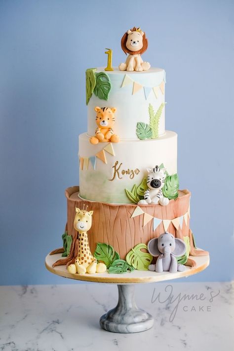 Jungle Birthday Cakes, Safari Baby Shower Cake, Safari Birthday Party Decorations, Jungle Theme Cakes, Boys First Birthday Cake, Safari Cake, Baby Boy Birthday Cake, Jungle Thema, Animal Birthday Cakes