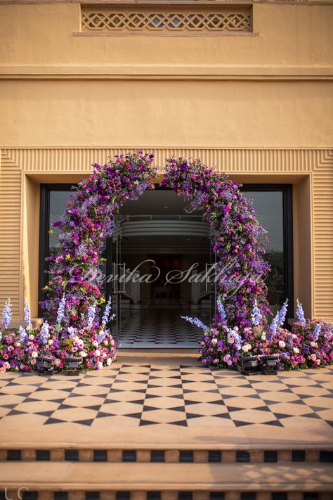 Roka Decor, Lilac Decor, Gate Entrance, Gate Decoration, White Wedding Decorations, Moon Baby Shower, Main Gate, Wedding Designer, Wedding Decor Inspiration