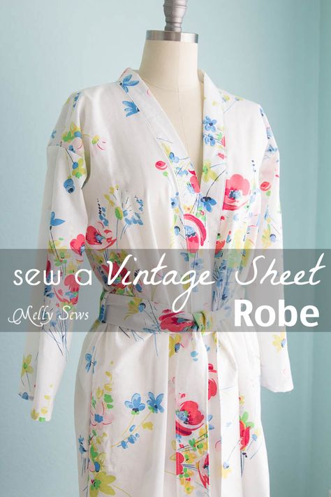 Vintage Sheet Robe - Melly Sews Quick Diy Gifts, Polka Dot Chair, Diy Sewing Tutorials, Creative Diy Gifts, Sew Ins, Beginner Sewing, Beginner Sewing Projects Easy, Leftover Fabric, Vintage Sheets