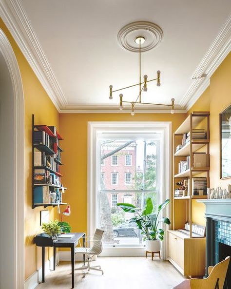 MKCA New York home colour office study Second Bedroom Office, New York Townhouse, Yellow Office, New York Home, Home Office Colors, New York Homes, Guest Room Office, Office Colors, Small Home Office