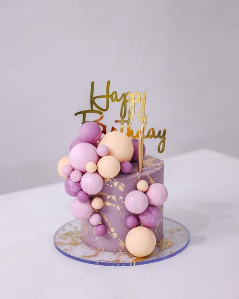 Ballon Cake Design, Fancy Birthday Cakes For Women, Flower Cake Design, 12th Birthday Cake, 14th Birthday Cakes, Purple Cakes Birthday, Girly Cakes, Elegant Birthday Cakes, Funny Birthday Cakes