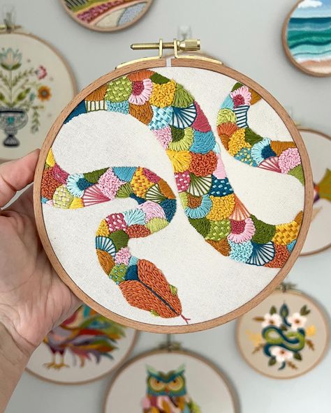 🐍🐍🐍 New snake embroidery—pattern now available at link in bio ❤️ #snakeart #embroidery #handembroidery #embroideryart #modernembroidery #abstractembroidery #damngoodstitch #dmcembroidery #dmcthreads #fiberart All Embroidery Stitches In One Design, Punch Needle Embroidery Art, Modern Machine Embroidery, Contemporary Embroidery Designs, Embroidery Craft Ideas, Snake Cross Stitch Pattern, Modern Embroidery Ideas, Snake Embroidery Pattern, Unique Embroidery Ideas