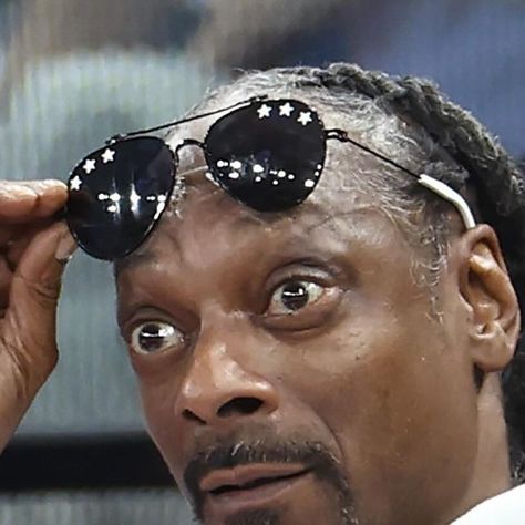 Elite Daily | Tag your Snoop Dogg at the Olympics mood, I’m the last slide. 🙃  📸 #SnoopDogg #Olympics #TeamUSA via Getty (todayyearsoldig on X) | Instagram Snoop Dogg Profile Picture, Snoop Dogg Reaction Pic, Snoop Dogg Funny, Pfp Material, Insta Memes, Elite Daily, Dog Pics, Type Shi, Snoop Dog