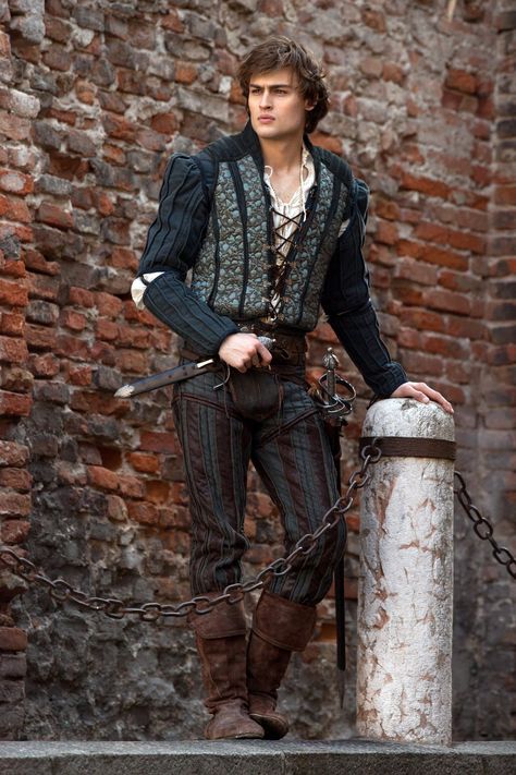 Douglas Booth Romeo & Juliet Interview (Vogue.com UK) Totally want to see this movie when it comes out! :) Young Prince Aesthetic, Bard Outfits Male, Pirate Aesthetic Male, Douglas Booth Romeo, Dear Wormwood, Tempest Cleric, Hunt Aesthetic, Romeo And Juliet Costumes, Masculine Clothing