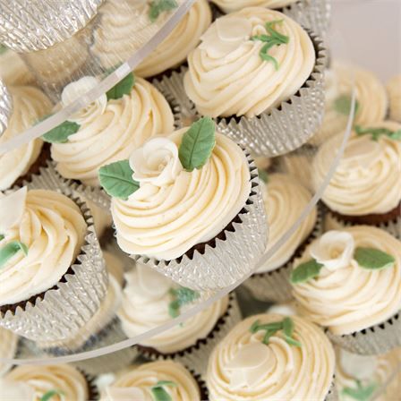 Ivory Cupcakes, Cupcakes With Roses, Bride Cupcakes, Brunch Parties, Roses And Tulips, Bride Cake, Cupcake Stand Wedding, Wedding Cake Prices, Bridal Shower Cupcakes