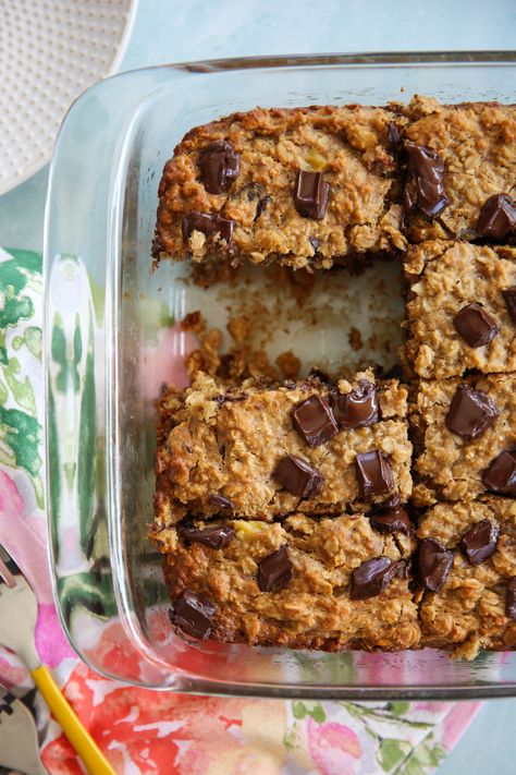 Chocolate Chip Oat Bars, Oat Bars Healthy, Oat Bar Recipes, Oatmeal Chocolate Chip Bars, Pumpkin Spice Granola, Chocolate Protein Bars, Banana Bars, Protein Cake, Protein Brownies