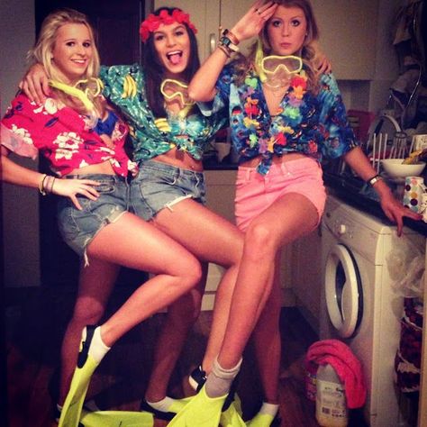 Hawaiian Themed Outfits, Luau Party Outfit, Hawaiian Party Outfit, Hawaiian Costume, Beach Costume, Luau Outfits, Party Outfit College, Spirit Week Outfits, Outfit College