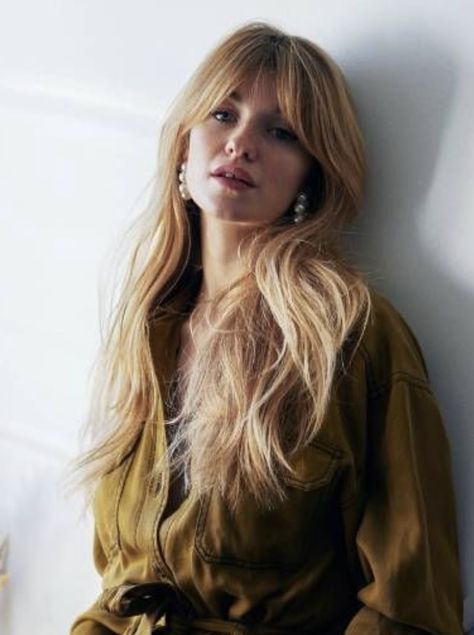 Long Hair With Bangs, Hair Color And Cut, Hair Inspo Color, Hair Envy, Long Hair Cuts, Great Hair, Messy Hairstyles, Hair Dos, Hair Day