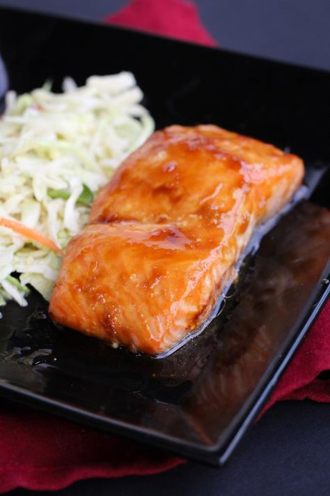 Ponzu Glazed Salmon with Miso Slaw Ponzu Sauce Recipe, Ponzu Sauce, Glazed Salmon, Fish Dishes, Restaurant Recipes, Salmon Recipes, Fish And Seafood, I Love Food, Fish Recipes