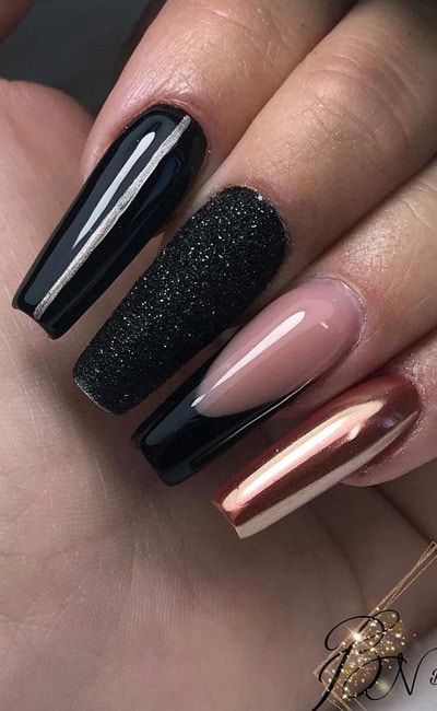 24 Ridiculously Gorgeous Rose Gold Nail Designs That Will Take Your Breath Away | Polish and Pearls Black And Rose Gold Sparkle Nails, Rose Gold And Black Nail Ideas, Black Chrome And Glitter Nails, Bronze Nails Designs Rose Gold, Black And Rose Gold Nails Acrylic, Nails Black And Rose Gold, Black Rose Gold Nails, Rose Gold Chrome Nails Designs, Black And Rose Gold Nail Designs