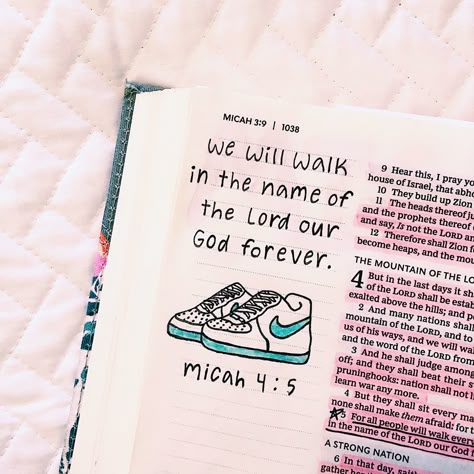 Bible Art Aesthetic, Bible Doodles Journaling Scripture Art, Journal The Word Bible Ideas, Christian Home Screen Ideas, Micah Bible Journaling, Cute Bible Drawings, Bible Journaling Art Ideas, Journal Bible Ideas, Bible Journaling For Beginners Ideas