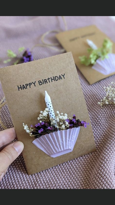 Hand Made B'day Gift For Bestfriend, Homemade Gifts For Mum, Sweet 16 Cards Handmade, Mom Birthday Diy, Artsy Cards, Mums Birthday, Watercolor Birthday Cards, Homemade Greeting Cards, Birthday Cards For Mum