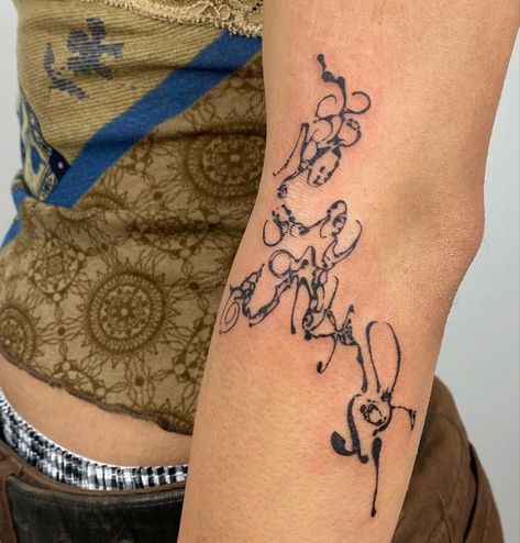 Unique Artistic Tattoos, Feminine Number Tattoo, Abstract Pattern Tattoo, Diagonal Tattoo, Sketchy Tattoo Style, Arm Tattoo Placements, Inner Elbow Tattoos For Women, Wispy Tattoo, Layered Tattoo