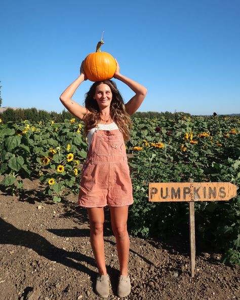 pumpkin patch #overalls #pumpkinpatch #sunflowers #californiafall #outfitinspiration #pumpkins Patch Overalls, Fall Outfit, Pumpkin Patch, The Great Outdoors, Pumpkins, Fall Outfits, Overalls, Outfit Inspirations, Autumn Outfits