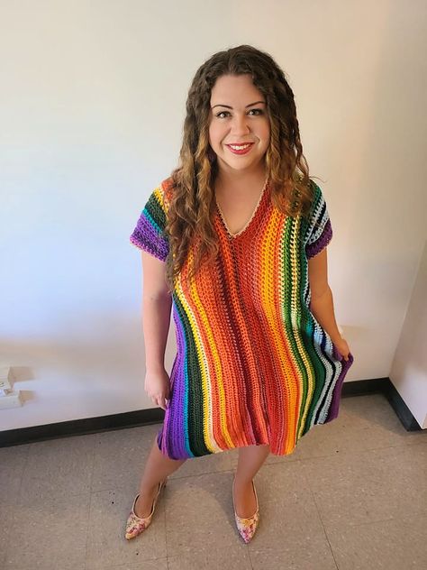 Colorful Crochet Temperature Beach Wrap Pattern Crochet Wrap Dress, Free Crochet Dress Patterns, Granny Stripe Crochet, Crochet Dress Patterns, Crocheted Dresses, Crochet Beach Wear, Dress Pattern Free, Crochet Sweater Dress, Crochet Dress Pattern Free