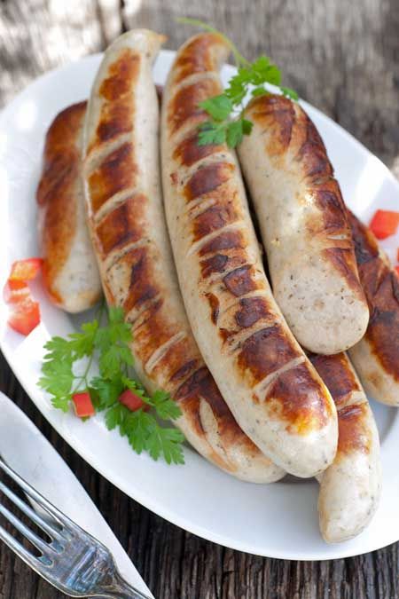 Nuremberger, Mettwurst, or Bratwurst? Get to know Germany’s sausage varieties, and take a trip with Foodal through the country's mouth-watering specialties. German Bratwurst, Cured Meat Recipes, Sausage Making Recipes, Traditional German Food, Home Made Sausage, German Food Recipes, Meat Curing, Homemade Sausage Recipes, German Sausage