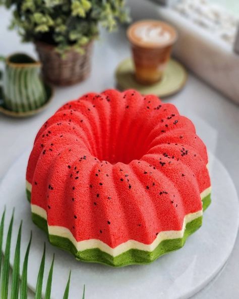 Bolu Gulung, Steamed Cake, Air Kelapa, Cake Photography, Food Photography Inspiration, Cake Slice, Chiffon Cake, Bread Cake, Indonesian Food