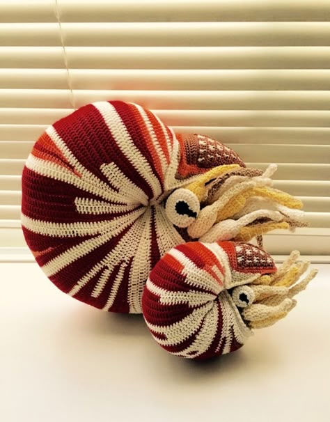 I Spy a Couple of Crochet Butterflyfish … Oh, and a Nautilus Too … | KnitHacker Nautilus Crochet, Crochet Couple, Crochet Fish, Form Crochet, Art Yarn, Fun Crochet Projects, Crochet Diy, Solo Exhibition, Diy Crochet Projects