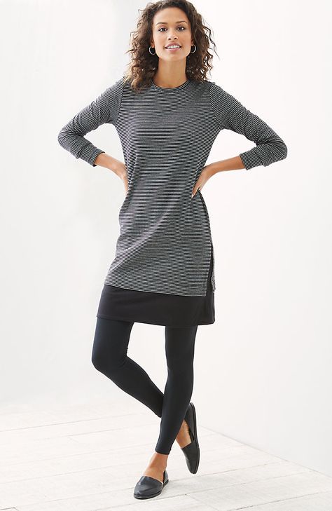 Tunic Dress With Leggings, Cute Dress Outfits, Layered Dress, Fashion Over 50, Work Fashion, Outfits With Leggings, Dresses With Leggings, Look Cool, Womens Fashion Casual