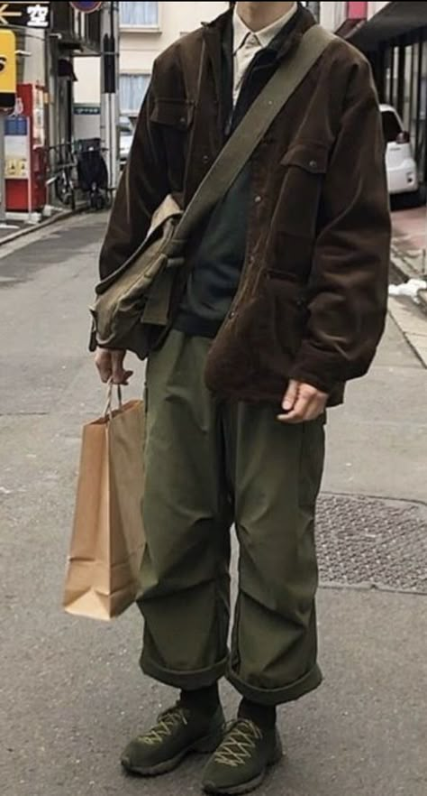 Men Winter Outfits Street Style, Grunge Clothes Men, Male Clothing Styles, Grunge Fashion Men, Men Fashion 2020, Outfits Male, Male Outfit, Dark Academia Outfits, Masc Outfits