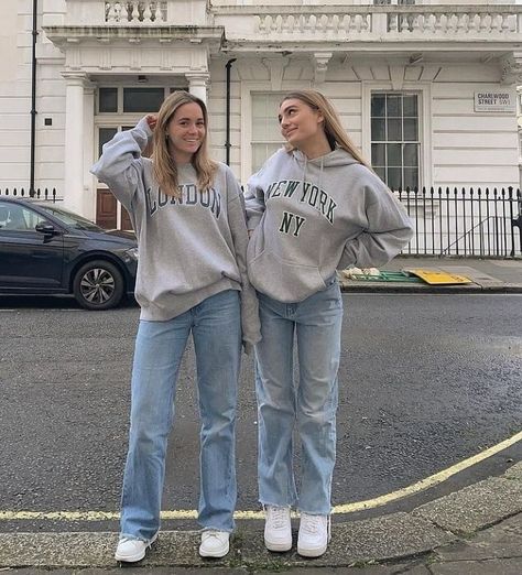 Twining Outfits, Bff Outfits Matching, London Fits, Bff Matching Outfits, Matching Friend, Bestie Outfits, Bff Matching, Matching Outfits Best Friend, Best Friend Match