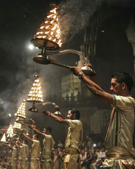 Ganga Aarti with the multi - layered brass lamps. . Dashashwamedh Ghat  . . . . 🔸🔹🔸🔹🔸🔹🔸🔹🔸🔹🔸🔹🔸🔹🔸🔹🔸🔹 Pic Credit : @bithal.b  Scene Evening Ganga Aarti Varanasi India  Incredible India . . . .  #varanasi #ganga #aarti #evening #indianculture #india #incredible #incredibleindia Ganga Aarti Varanasi, Dashashwamedh Ghat, Ganga Maa, Religious Aesthetic, Dump Aesthetic, Maa Image, Brass Lamps, 4k Wallpapers For Pc, Somewhere Only We Know