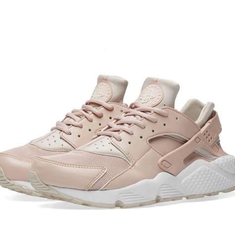 Nike Air Huarache Light Pink Size 9.5 Women’s Sneakers Never Worn Sizing Does Run Small Huarache Run, Nike Pegasus, Nike Force, Green Sneakers, Air Max Women, Nike Air Huarache, Air Huarache, Nike Air Max 270, Classic Shoes