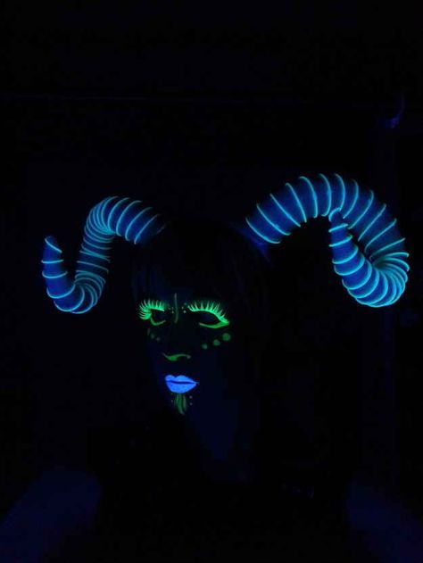 Or transform into a mythological creature. | 10 Easy Halloween Costume Ideas Using Only Black Light Makeup Black Light Costume, Black Halloween Makeup, Blacklight Halloween, Black Light Makeup, Light Up Halloween Costumes, Makeup Party Decorations, Glow Costume, Easy Halloween Costume Ideas, Fantasy Festival