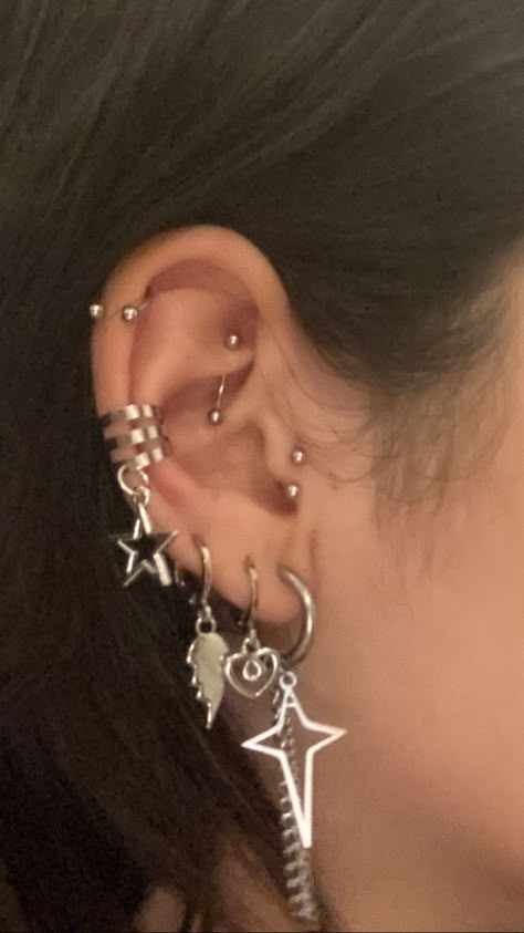 @morgansrayy | not my picture, dm me for cred or removal !! Ušný Piercing, Ear Piercing Ideas, Cool Ear Piercings, Pretty Ear Piercings, Cool Piercings, Cute Piercings, Body Jewelry Piercing, Piercing Ideas, Dope Jewelry