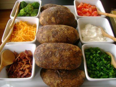 The Fun Cheap or Free Queen: Feeding a crowd on the cheap. Party food ideas, food shopping tips, must-have tools, and more! Party Food On A Budget, Cheap Party Food, Baked Potato Bar, Potato Bar, Reception Food, Easy Party Food, Cooking For A Crowd, Easy Parties, Feeding A Crowd