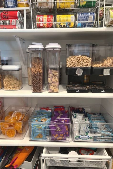 How to organize kid snacks in pantry and refrigerator - Coco's Caravan Snacks In Pantry, Snack Bin, Snacks At Home, Diy Organize, Fridge Drawers, Pantry Bin, Boy Toddler Bedroom, Snack Organizer, Pantry Organisation