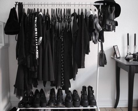 𝐕𝖎𝖔𝖑𝖆🕸 on Instagram: “A witch's wardrobe 💀🕸🕯” Black Closet, Fashion District, All Black Everything, Drawing Clothes, Gothic Outfits, Dark Fashion, May 27, Clothes Organization, Shades Of Black