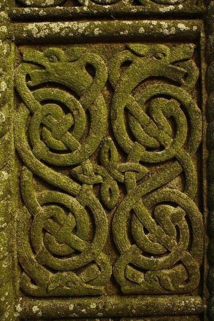 Irish Stone Carvings, Irish Celtic Art, Celtic Photography, Celtic Serpent, Celtic Aesthetic, Ancient Celtic Art, Irish Pattern, Celtic Viking, Celtic Mythology